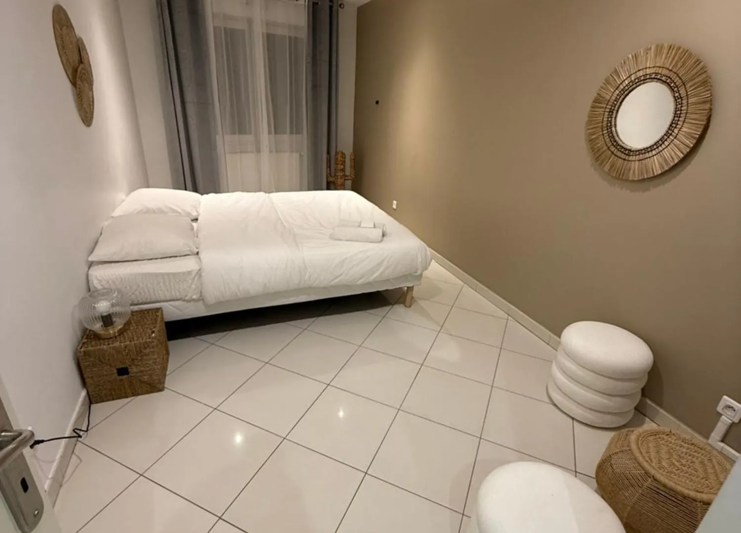 Maison Frappaz Villeurbanne 0*,